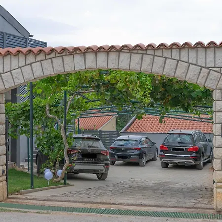 Irina Appartement Ližnjan